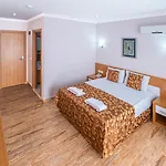 Ξενοδοχείο Tugra Halal 4*