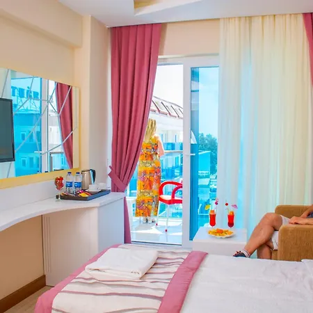 Tugra Halal 4*