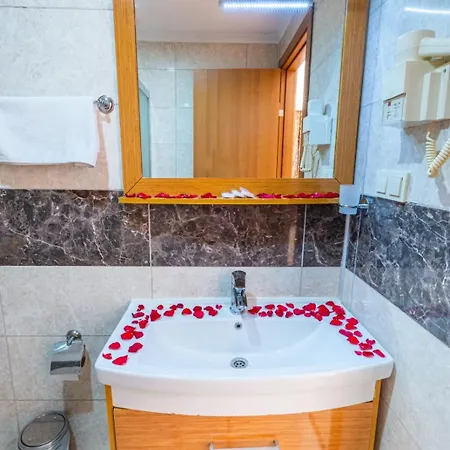 Tugra Halal 4*