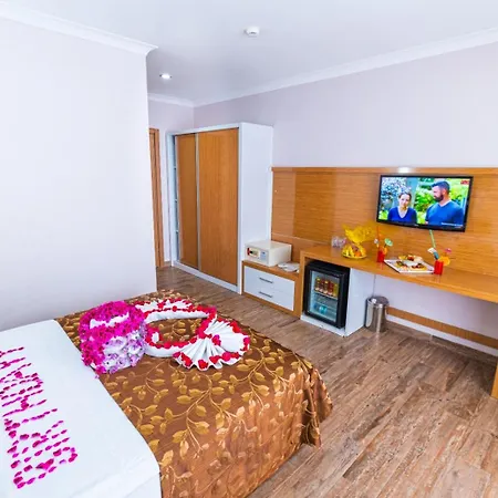 Tugra Halal 4*