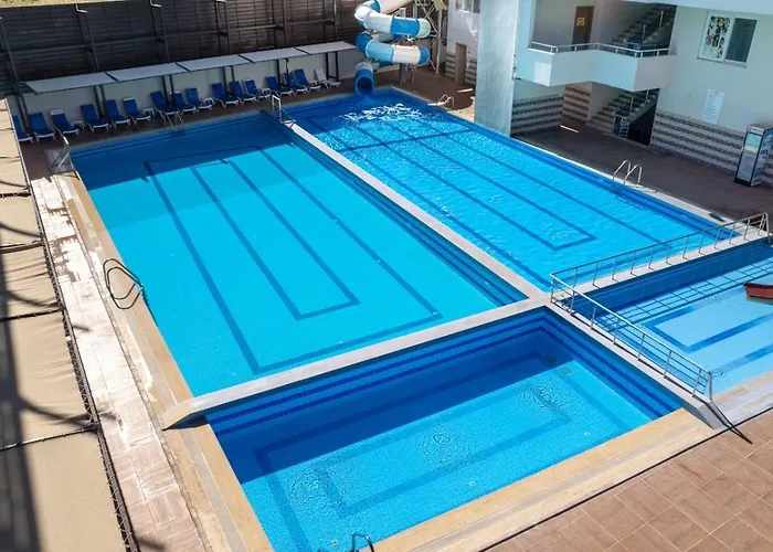 ホテル Tugra Halal